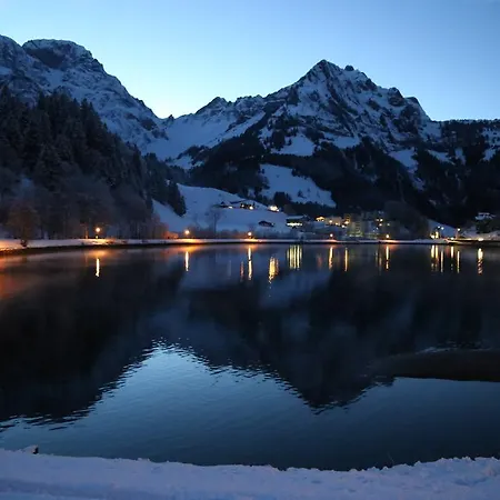 Chalet Snoconnells *